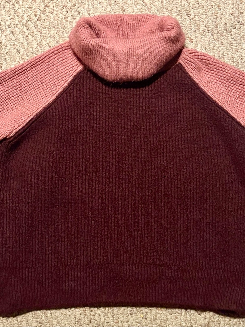 Women’s Two-Tone Turtleneck Sweater in Mauve and Plum